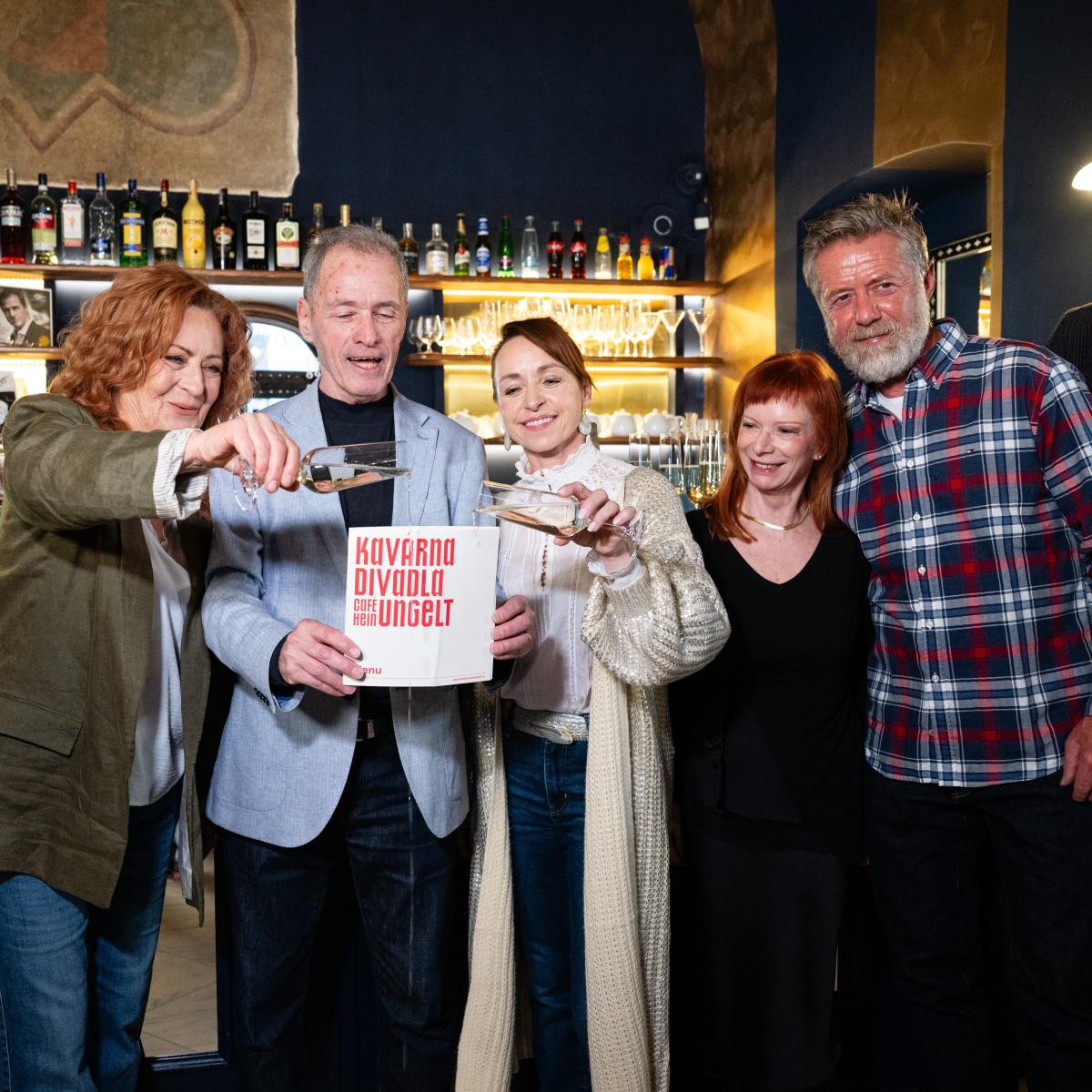 Kavárna - Je to tady! Slavnostně jsme otevřeli Kavárnu Divadla Ungelt 