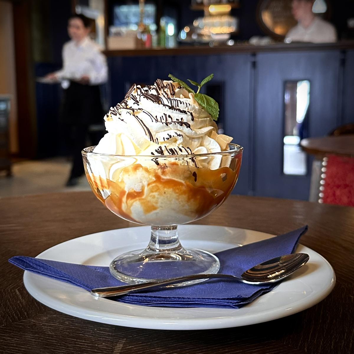 Kavárna - Čas zmrzlinových pohárů