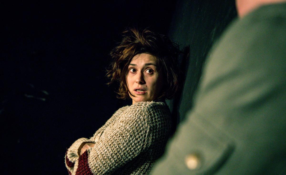 Fotografie z inscenace - Život podle Jonesových