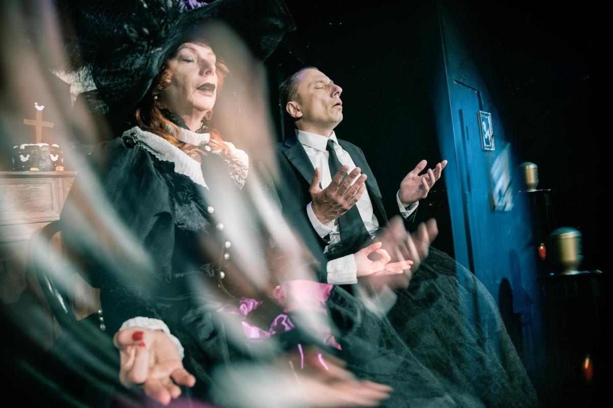 Fotografie z inscenace - Trhni si, otče!