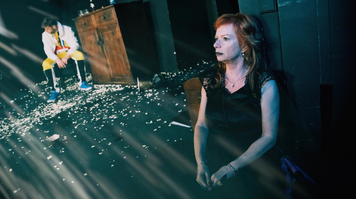 Fotografie z inscenace - Trhni si, otče!