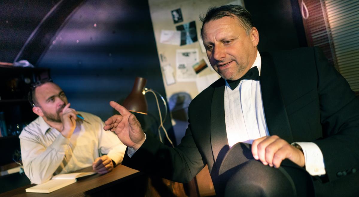 Fotografie z inscenace - Zpívat jako Gigli