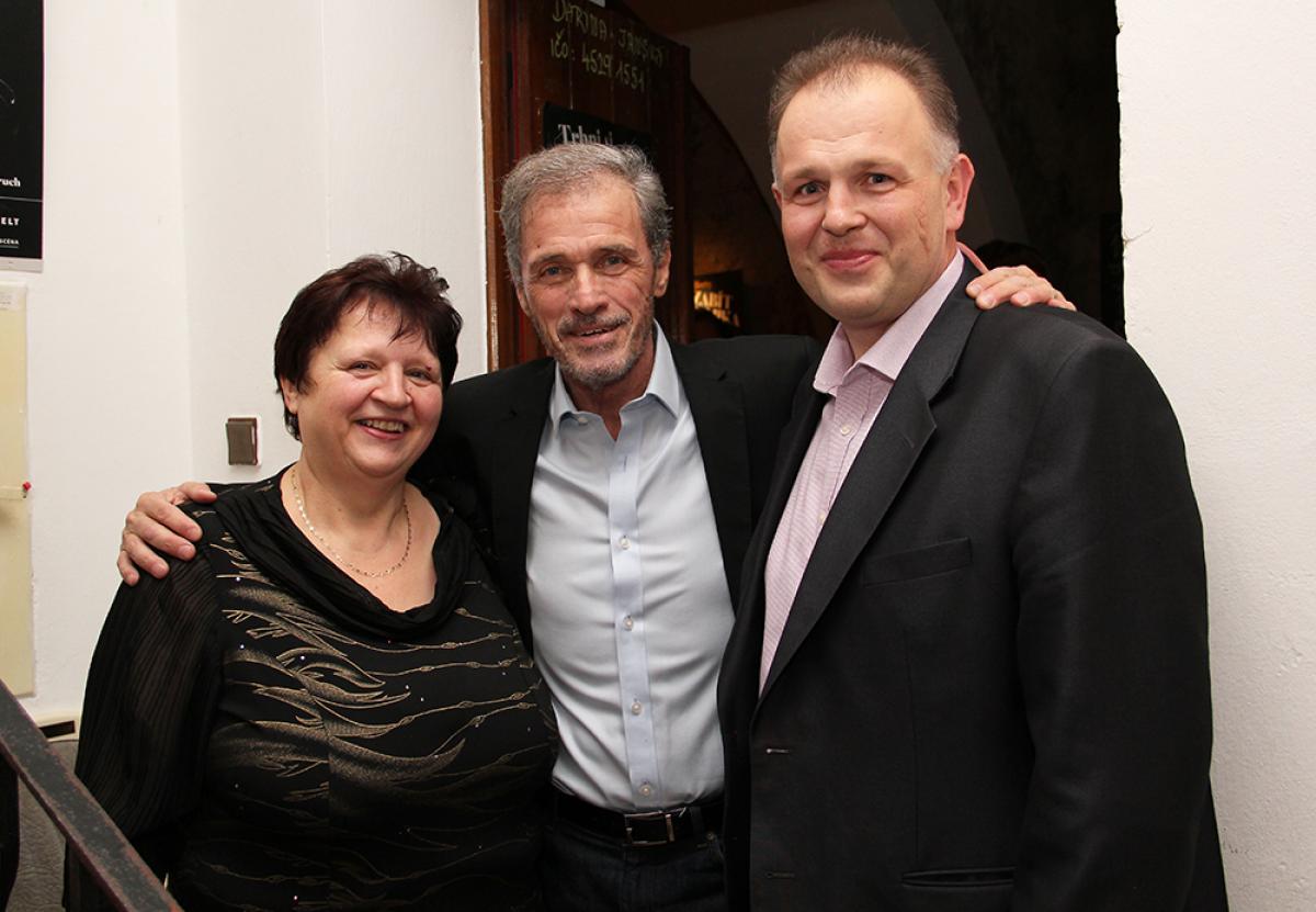 Housle - premiérové večery