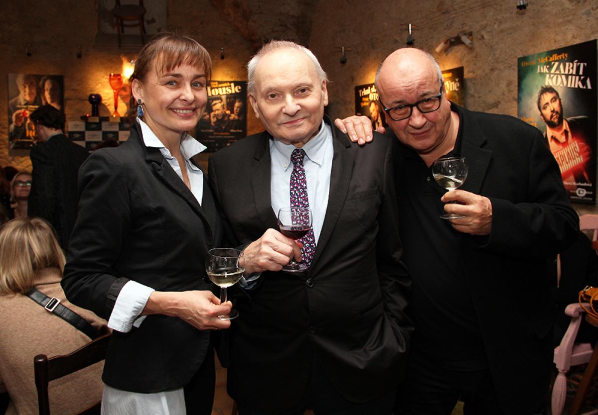 Housle - premiérové večery