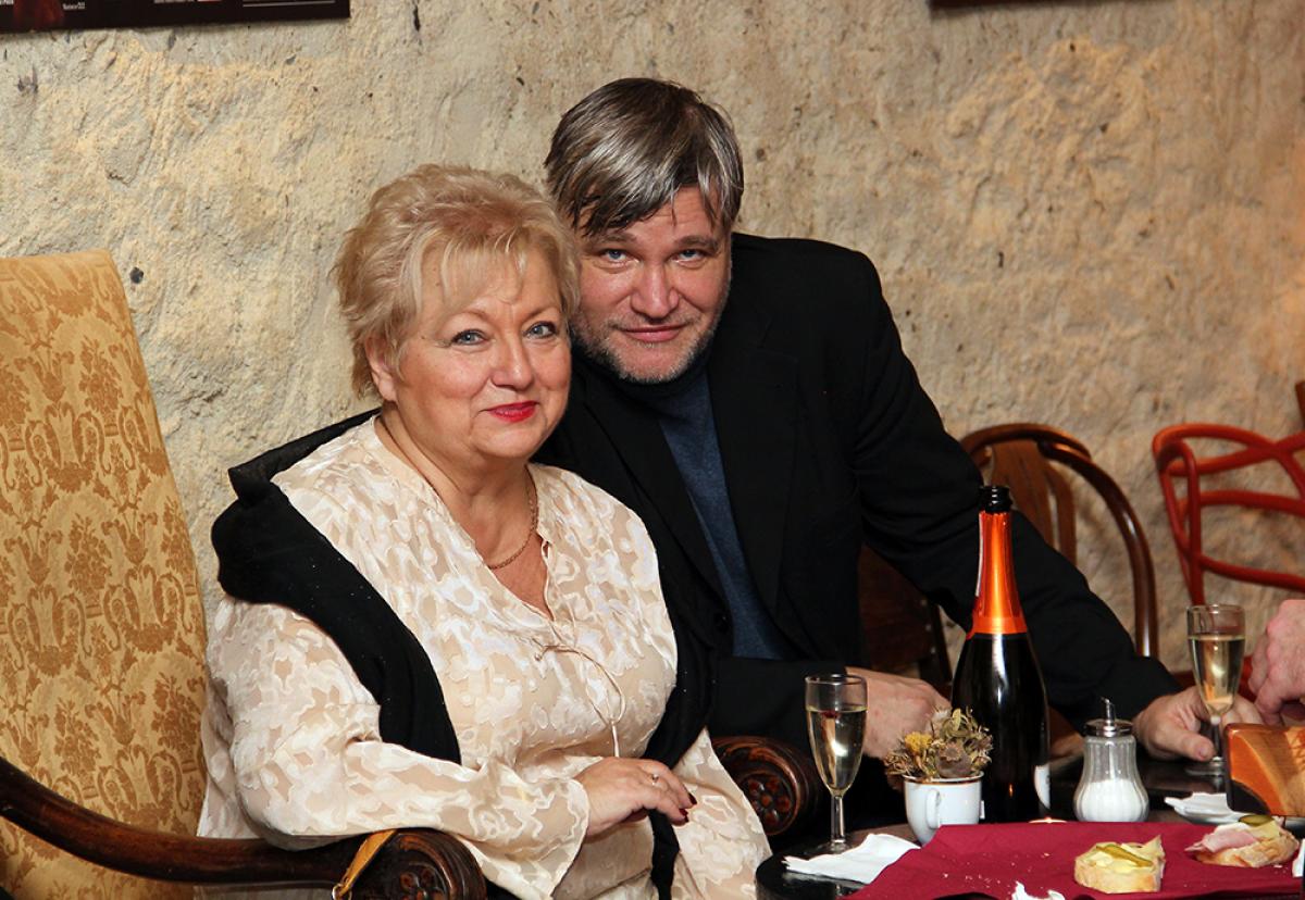 Housle - premiérové večery