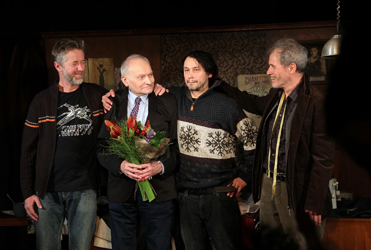 Housle - premiérové večery